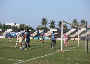 কুমিল্লার শহীদ ধীরেন্দ্রনাথ দত্ত স্টেডিয়ামে ফকিরেরপুল ইয়ংমেন্স ক্লাবকে ১-০ গোলে হারায় ব্রাদার্স ইউনিয়ন