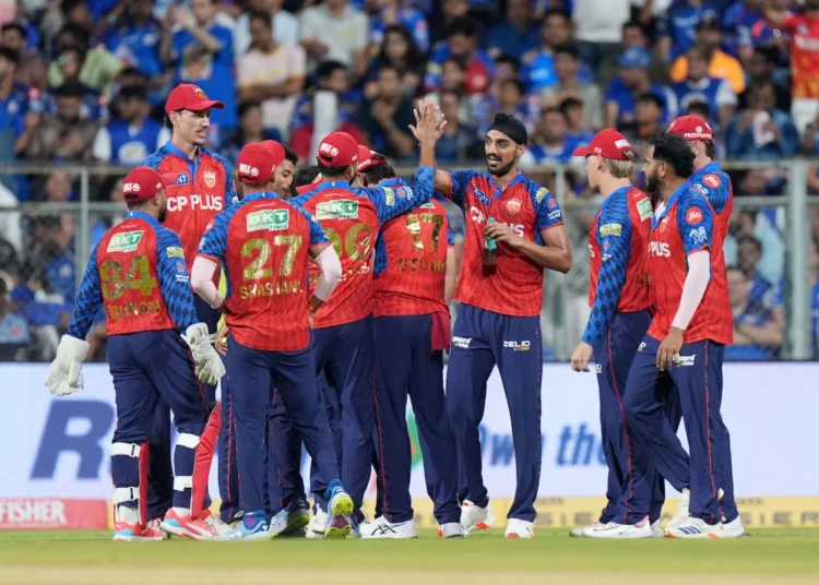 মুম্বাইকে হারিয়ে পাঞ্জাব শীর্ষে