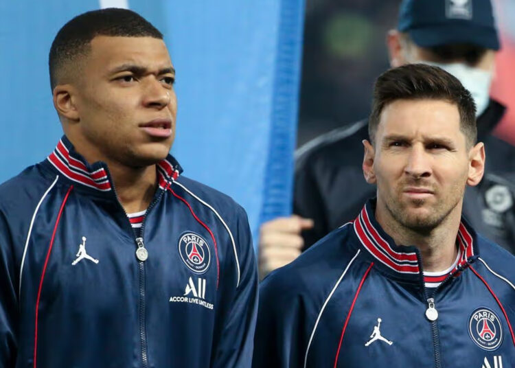 মেসিকে প্রাপ্য সম্মান দেয়নি পিএসজি:এমবাপ্পে