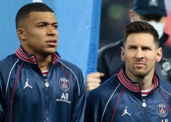 মেসিকে প্রাপ্য সম্মান দেয়নি পিএসজি-এমবাপ্পে