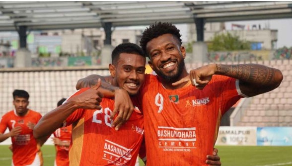 মোহামেডান ও কিংস শেষ চারে উঠল বিশাল জয়ে