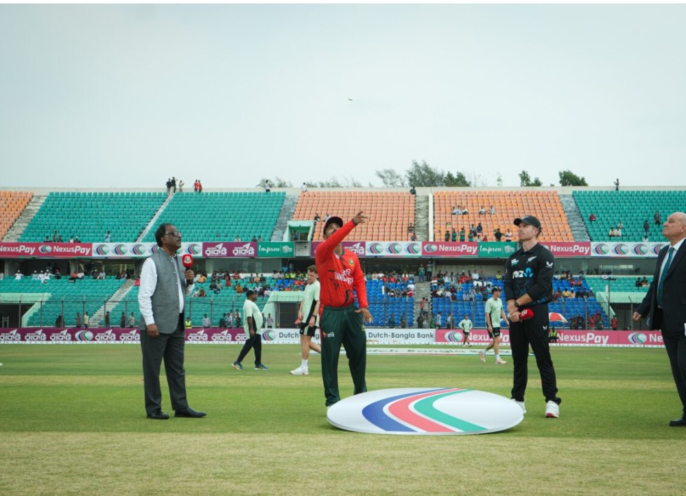 রিপনকে নিয়ে টস জিতে ফিল্ডিংয়ে বাংলাদেশ