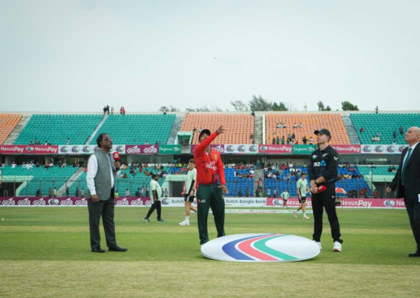 রিপনকে নিয়ে টস জিতে ফিল্ডিংয়ে বাংলাদেশ
