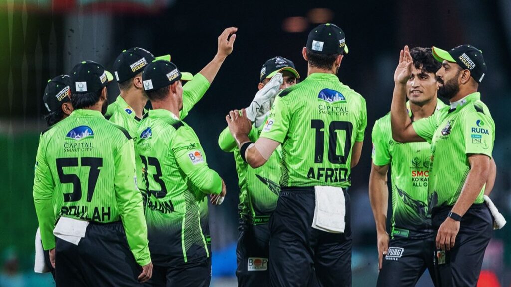 পারভেজ ও মুস্তাফিজ নৈপুণ্যে লাহোরের জয়