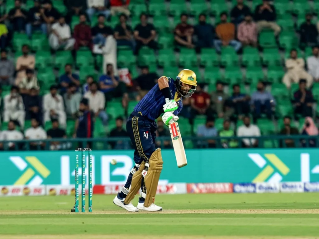 মুলতানকে হারিয়ে ফাইনালে ওঠার লড়াইয়ে হায়দরাবাদ