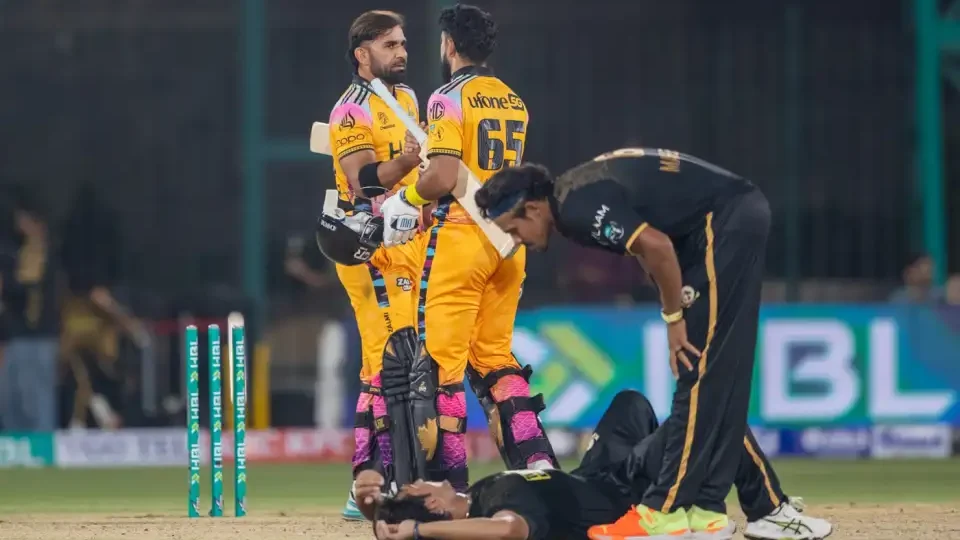 নাহিদের বিবর্ণ অভিষেক ম্যাচে নাটকীয় জয় পেশোয়ারের