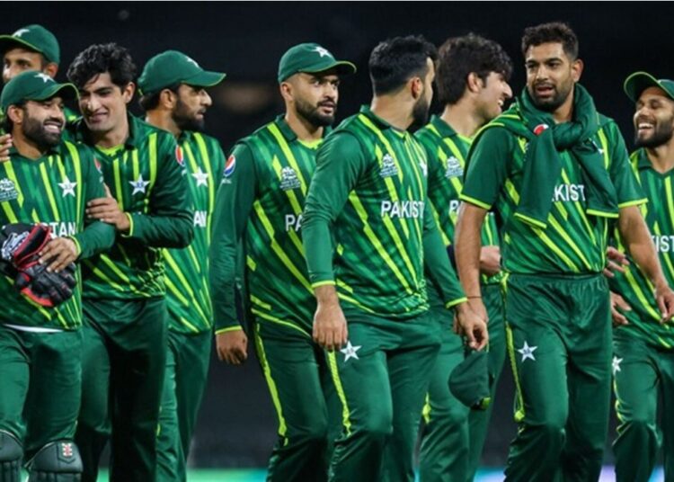 সামাজিক মাধ্যম ব্যবহারে ক্রিকেটারদেরকে শর্ত দিলো পিসিবি