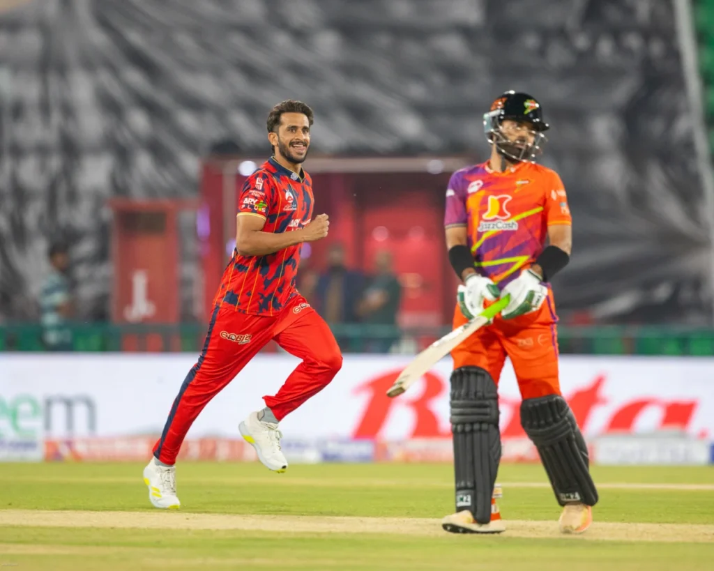 আজম ঝড়ে পিন্ডিজ পরাস্ত করাচির কাছে