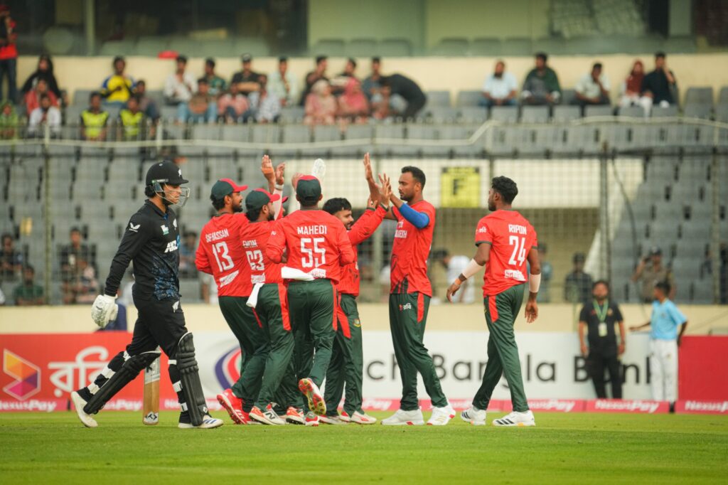 লড়াইও করতে পারল না বাংলাদেশ