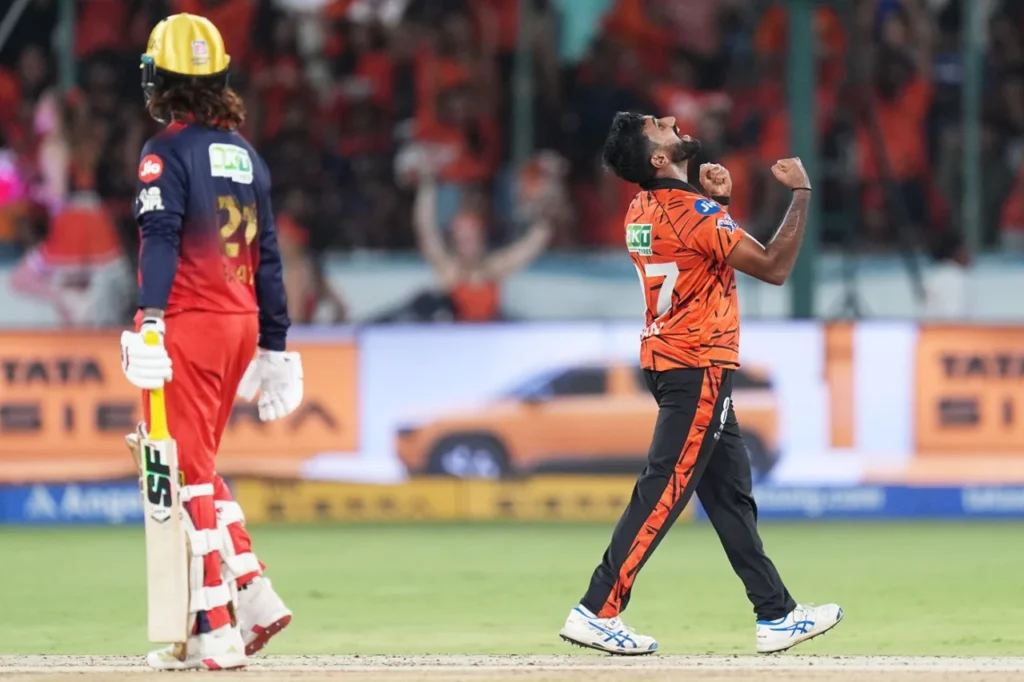 হায়দরাবাদও আইপিএল প্লে-অফে জায়গা করে নিল, ছবি }