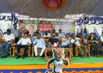 ময়মনসিংহের গফরগাঁওয়ে ‘আরাফাত রহমান কোকো স্মৃতি ফুটবল টুর্নামেন্ট’ এ শিরোপা জিতলো দত্তেরবাজার অগ্রনি বয়েজ ক্লাব।