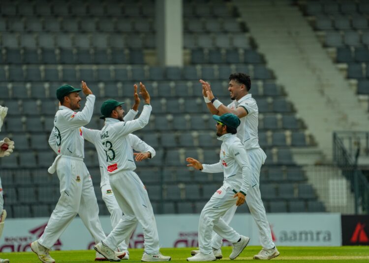 পাকিস্তানের ৪ উইকেট নিয়ে লাঞ্চে গেল বাংলাদেশ