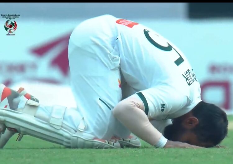 সিলেটে মুশফিকের ১৪তম সেঞ্চুরি