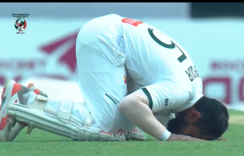 সিলেটে মুশফিকের ১৪তম সেঞ্চুরি