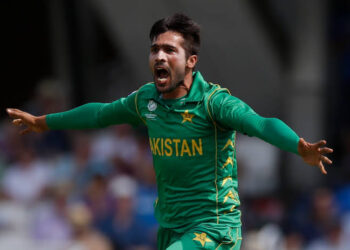 পাকিস্তানের আমির এখন যুক্তরাজ্যের নাগরিক