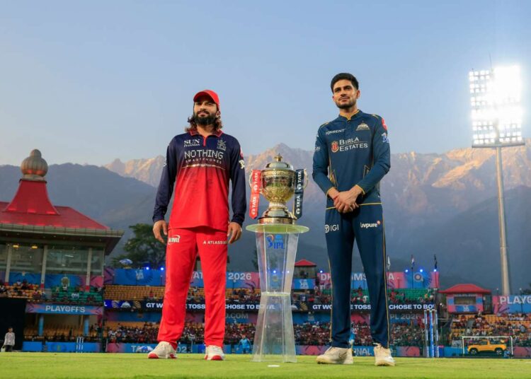 আইপিএলের শিরোপার লড়াইয়ে আজ মাঠে নামছে বেঙ্গালুরু ও গুজরাট