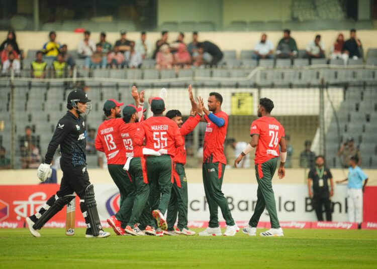 লড়াইও করতে পারল না বাংলাদেশ