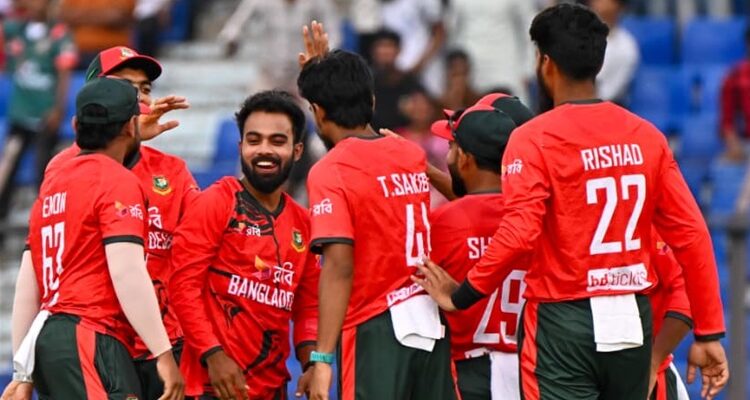 শ্রীলঙ্কাকে পেছনে ফেলে টি-২০তে অষ্টম স্থানে টাইগাররা