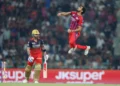 ছয় হারের পর লখনউ জিতে পিছিয়ে দিল বেঙ্গালুরুকে