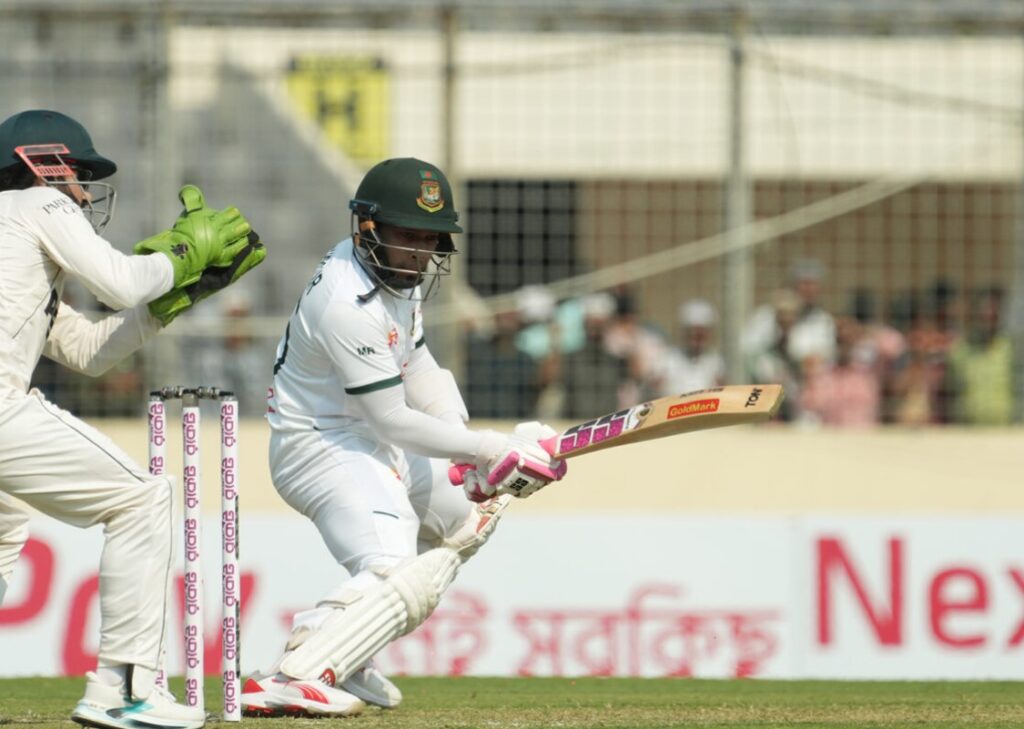 জন্মদিনে মুশফিকের ফিফটি