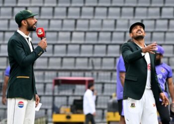 তামিমের অভিষেক ব্যাটিংয়ে বাংলাদেশ