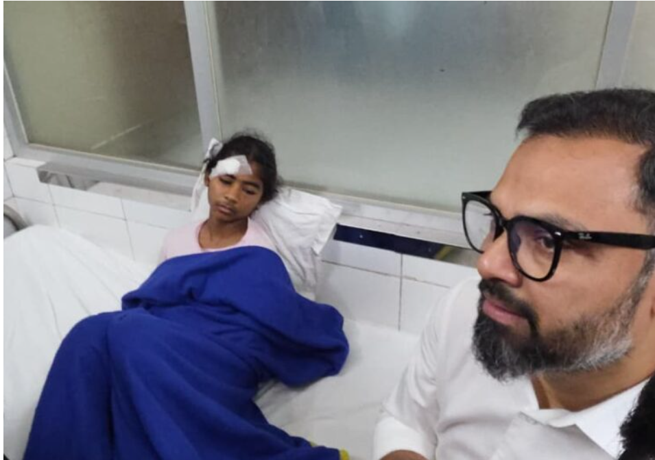 দুর্ঘটনার শিকার ক্ষুদে ফুটবলার সোহাদা – পাশে ক্রীড়া প্রতিমন্ত্রী