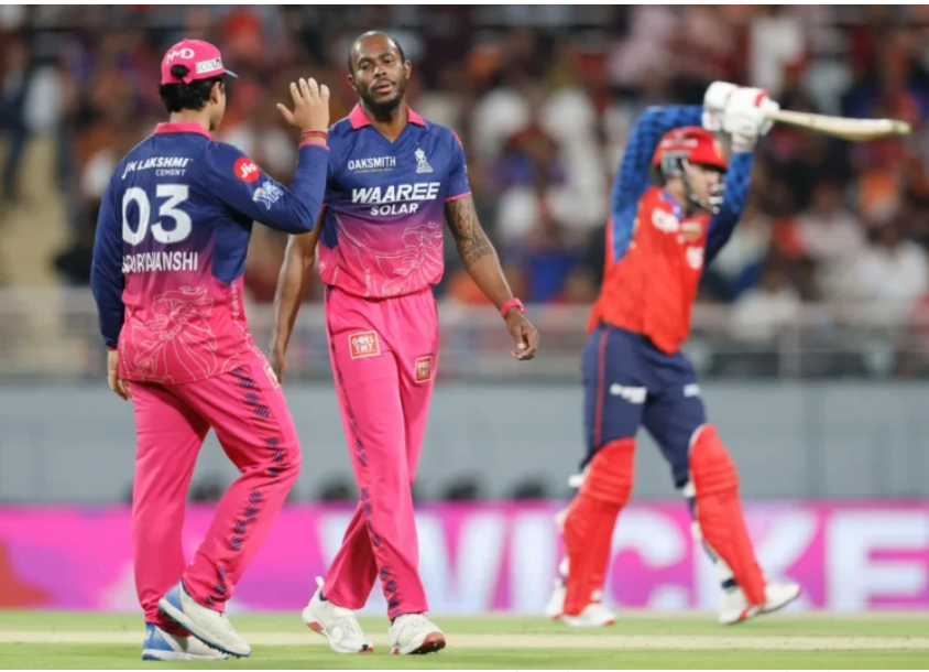 পাঞ্জাবকে প্রথম পরাজয় উপহার দিয়ে তিনে উঠল রাজস্থান