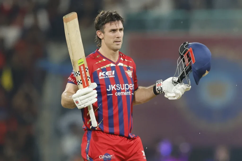 ছয় হারের পর লখনউ জিতে পিছিয়ে দিল বেঙ্গালুরুকে