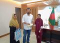 ক্রীড়া প্রতিমন্ত্রী মোঃ আমিনুল হক উন্নত চিকিৎসার জন্য তার পরিবারের হাতে নগদ আর্থিক সহায়তা তুলে দেন