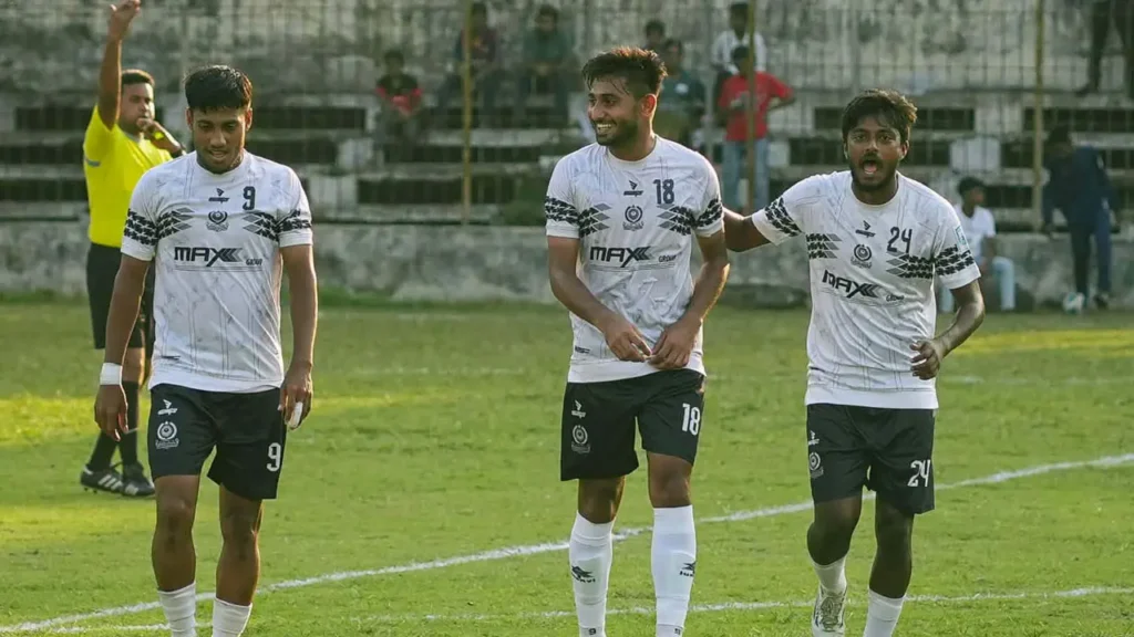 মোহামেডান ও ব্রাদার্স জিতল সহজেই