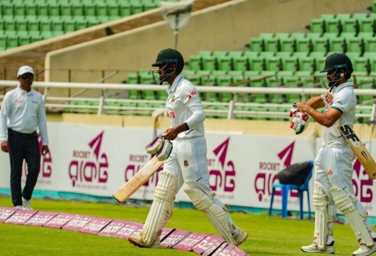 লিড নিয়ে ব্যাটিংয়ে বাংলাদেশ