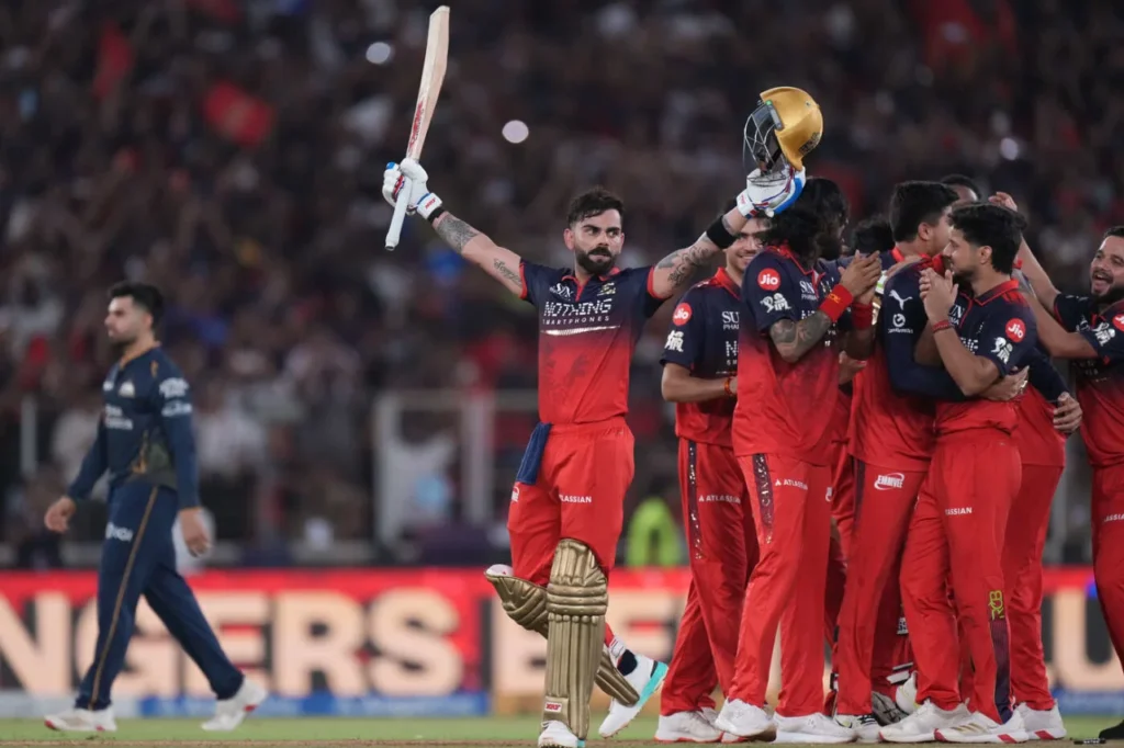 কোহলির ঝোড়ো ফিফটিতে আবারও আইপিএল চ্যাম্পিয়ন বেঙ্গালুরু