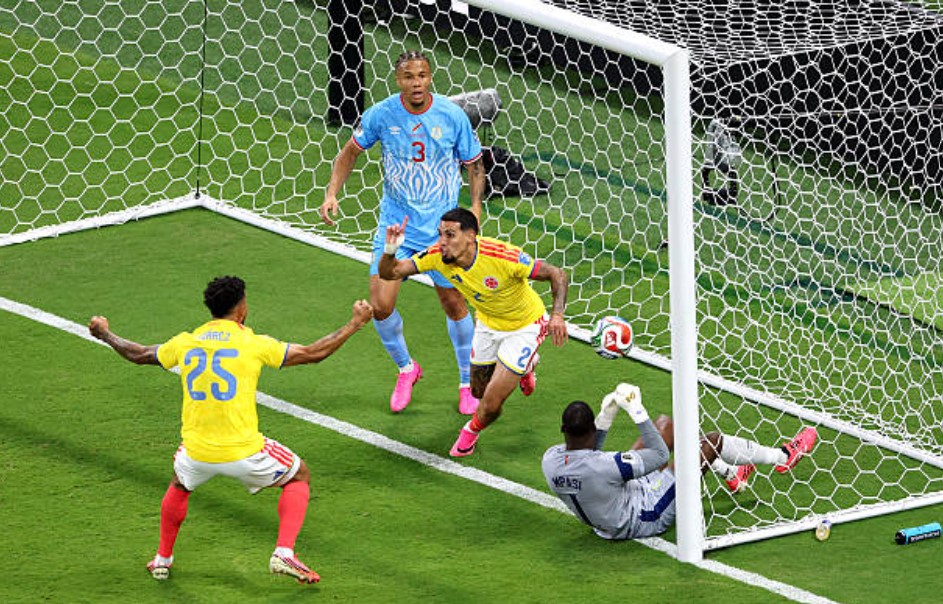 টানা দ্বিতীয় জয়ে গ্রুপ শীর্ষে কলম্বিয়া