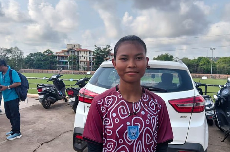 মা হারালেন সেন্টার ব্যাক শিউলি আজিম