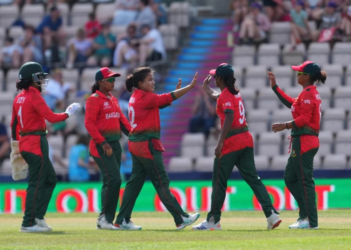 উইকেট শিকারের পর বাংলাদেশের খেলোয়াড়দের উচ্ছ্বাস