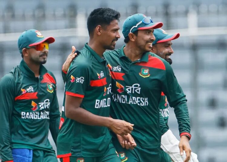উইকেট শিকারের পর বাংলাদেশের খেলোয়াড়রা