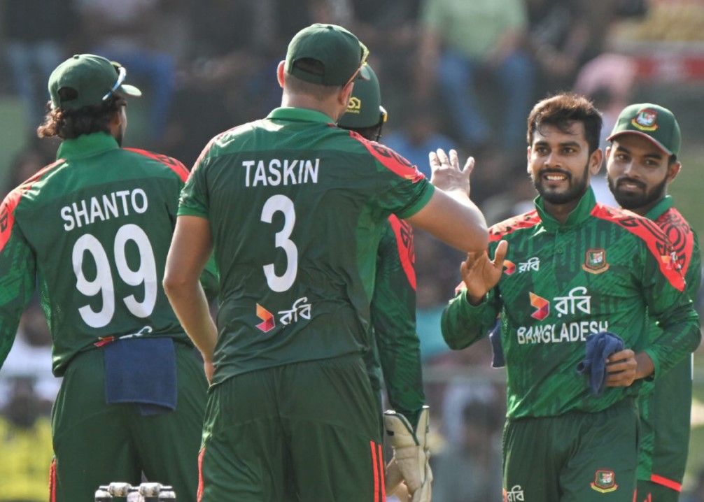 অস্ট্রেলিয়াকে গুঁড়িয়ে যে স্বপ্ন টাইগারদের