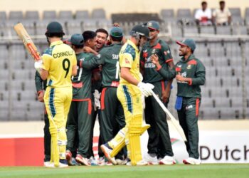 অস্ট্রেলিয়াকে হারিয়ে ২ কোটি বোনাস পাচ্ছেন মিরাজরা