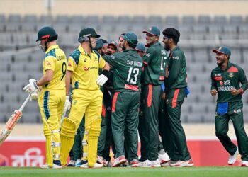ঘরের মাঠে অস্ট্রেলিয়াকে হারিয়ে ইতিহাস লিখল বাংলাদেশ