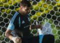 ব্যান্ডেজ হাতেও অনুশীলনে মার্টিনেজ