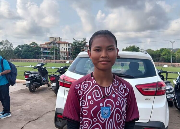 মা হারালেন সেন্টার ব্যাক শিউলি আজিম