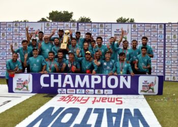 শিরোপা জিতে ৭০ লাখ টাকা বোনাস পেলেন ক্রিকেটাররা