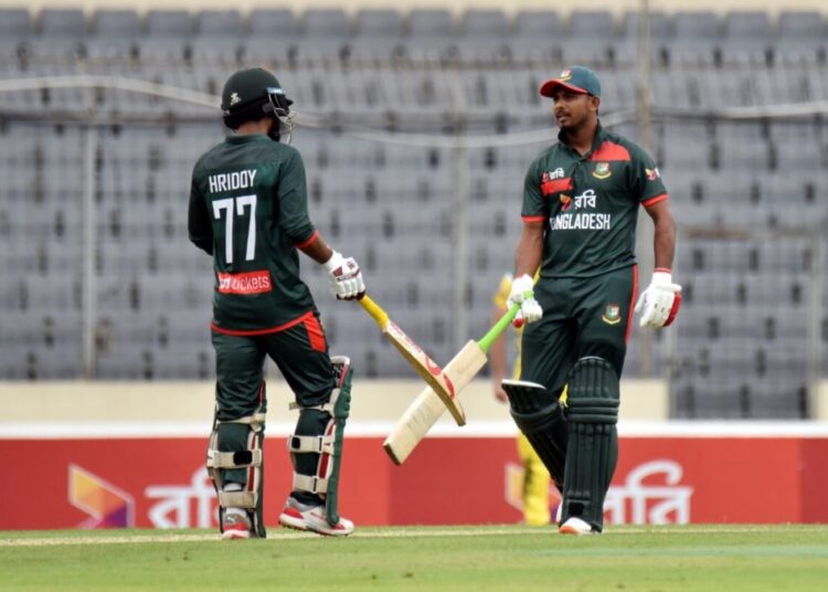 ৩৯ ওভারে বাংলাদেশ ২১০৪