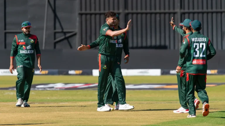 বাংলাদেশকে ২৪৮ রানের লক্ষ্য দিল জিম্বাবুয়ে