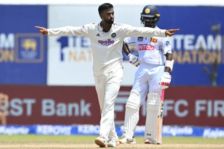সুতারের ১০ উইকেটে বড় জয় ভারতের
