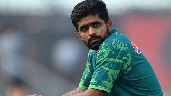 ইংল্যান্ডের বিপক্ষে প্রথম টেস্ট খেলবেননা বাবর আজম