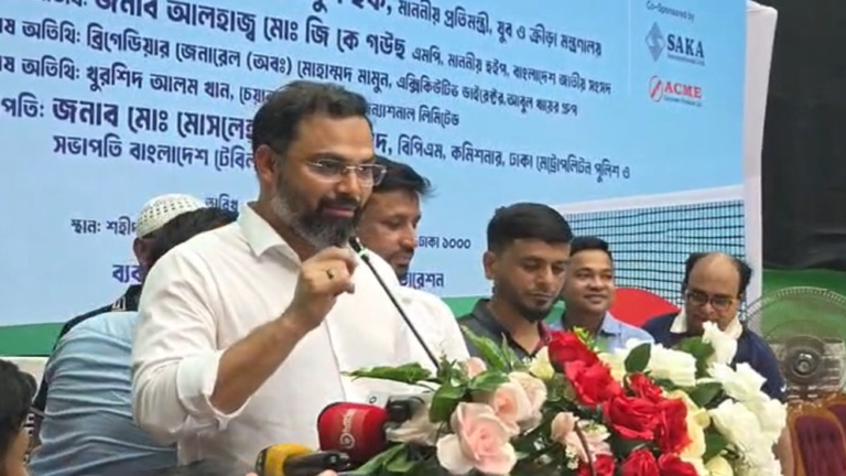 সিটি ক্লাবকে হুঁশিয়ারি আমিনুল হকের