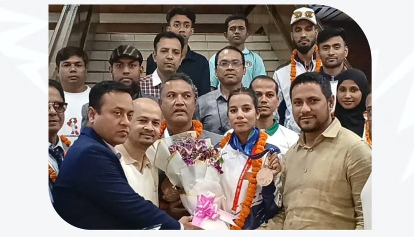 এশিয়ান গেমসে একক পদক জয় উশুকা জিন্নাতকে বিমানবন্দরে উষ্ণ অভ্যর্থনা