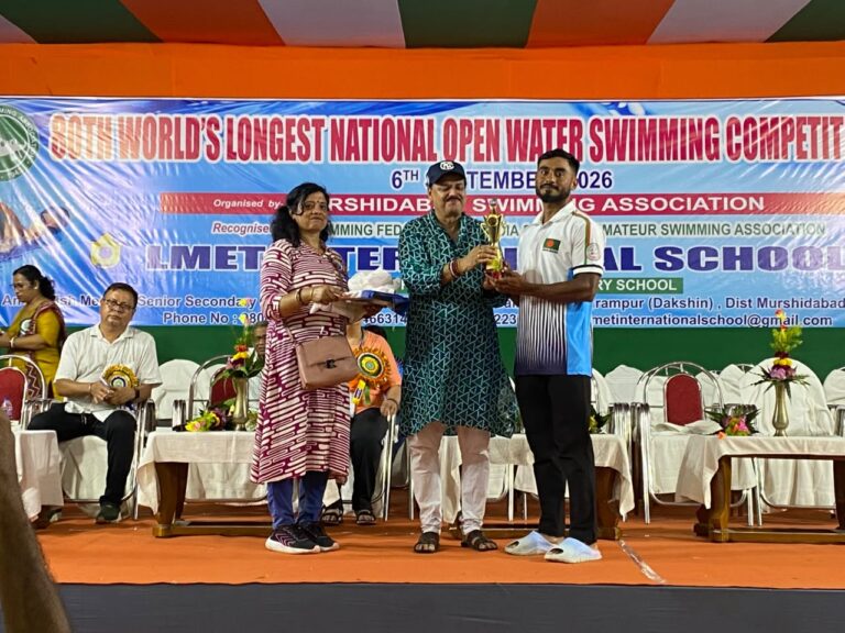 ভারতের মুর্শিদাবাদে দূরপাল্লা সাঁতারে বাংলাদেশের চার পদক