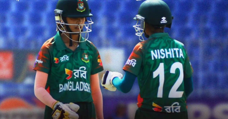 পাকিস্তানকে হারিয়ে শীর্ষে বাংলাদেশ